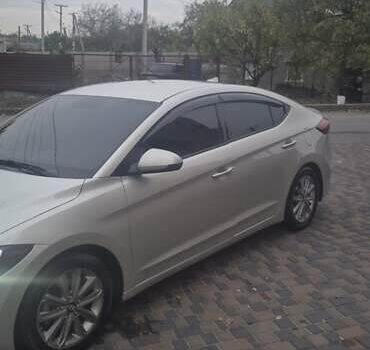 Хендай Элантра 2017 в Новомосковске на Automoto.ua Серый Хендай Элантра, объемом двигателя 2 л и пробегом 205 тыс. км за 9700 $, фото 4 на Automoto.ua