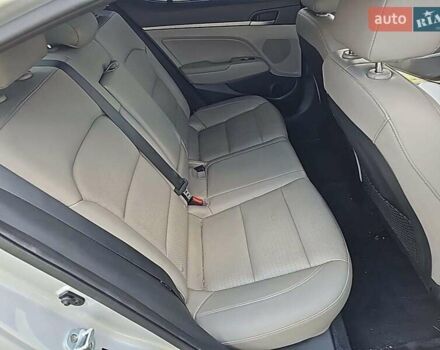 Серый Хендай Элантра, объемом двигателя 2 л и пробегом 165 тыс. км за 8500 $, фото 10 на Automoto.ua