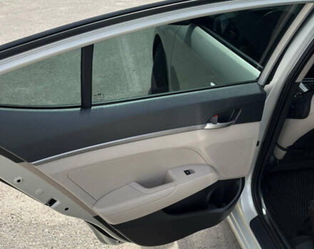 Серый Хендай Элантра, объемом двигателя 2 л и пробегом 135 тыс. км за 12300 $, фото 9 на Automoto.ua