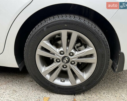 Серый Хендай Элантра, объемом двигателя 1.6 л и пробегом 47 тыс. км за 15800 $, фото 18 на Automoto.ua