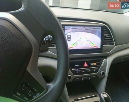 Серый Хендай Элантра, объемом двигателя 2 л и пробегом 160 тыс. км за 12100 $, фото 2 на Automoto.ua