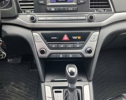 Хендай Элантра 2017 в Кропивницком (Кировограде) на Automoto.ua Серый Хендай Элантра, объемом двигателя 2 л и пробегом 177 тыс. км за 10900 $, фото 14 на Automoto.ua