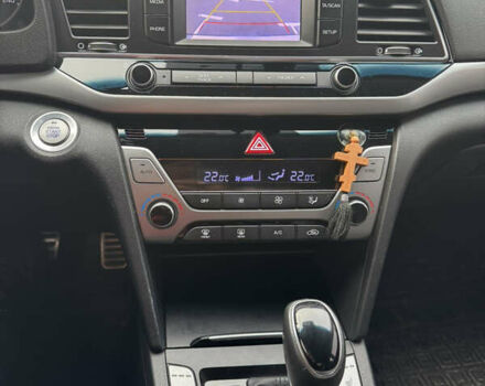 Сірий Хендай Елантра, об'ємом двигуна 2 л та пробігом 81 тис. км за 14400 $, фото 5 на Automoto.ua