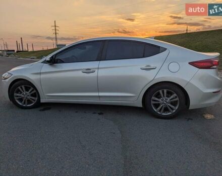 Серый Хендай Элантра, объемом двигателя 2 л и пробегом 145 тыс. км за 9990 $, фото 7 на Automoto.ua