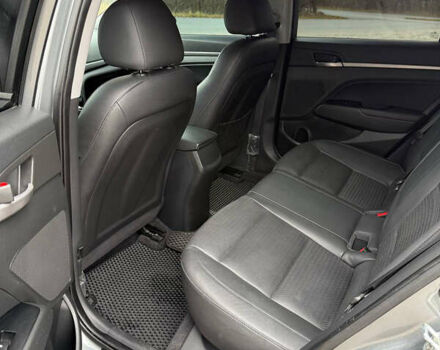 Серый Хендай Элантра, объемом двигателя 2 л и пробегом 132 тыс. км за 13500 $, фото 16 на Automoto.ua