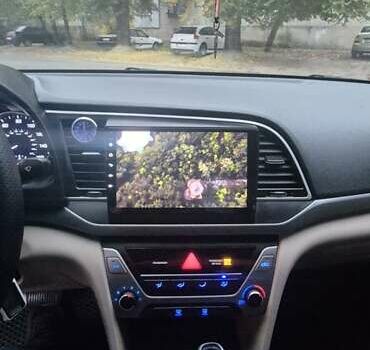 Хендай Элантра 2017 в Новомосковске на Automoto.ua Серый Хендай Элантра, объемом двигателя 2 л и пробегом 205 тыс. км за 9700 $, фото 8 на Automoto.ua