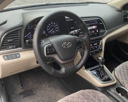 Серый Хендай Элантра, объемом двигателя 2 л и пробегом 205 тыс. км за 11100 $, фото 6 на Automoto.ua