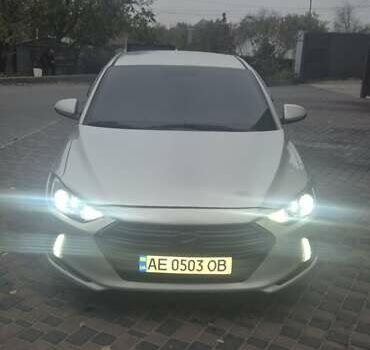 Хендай Элантра 2017 в Новомосковске на Automoto.ua Серый Хендай Элантра, объемом двигателя 2 л и пробегом 205 тыс. км за 9700 $, фото 2 на Automoto.ua