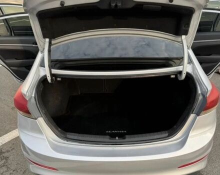 Сірий Хендай Елантра, об'ємом двигуна 2 л та пробігом 110 тис. км за 8800 $, фото 11 на Automoto.ua