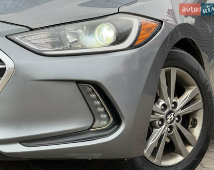 Сірий Хендай Елантра, об'ємом двигуна 2 л та пробігом 148 тис. км за 9900 $, фото 2 на Automoto.ua