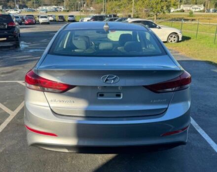 Сірий Хендай Елантра, об'ємом двигуна 2 л та пробігом 69 тис. км за 8000 $, фото 4 на Automoto.ua