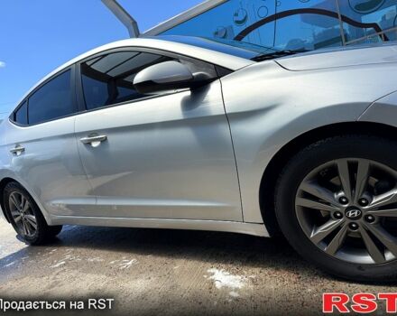 Сірий Хендай Елантра, об'ємом двигуна 2 л та пробігом 108 тис. км за 11600 $, фото 1 на Automoto.ua