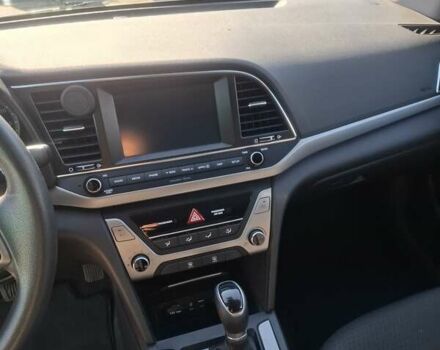 Сірий Хендай Елантра, об'ємом двигуна 2 л та пробігом 114 тис. км за 11500 $, фото 10 на Automoto.ua