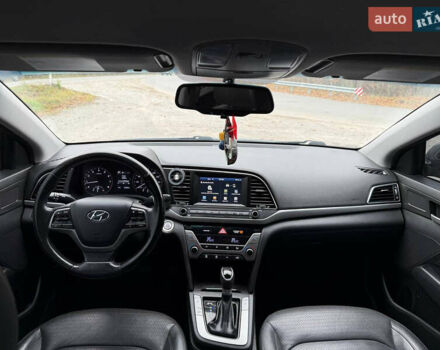 Серый Хендай Элантра, объемом двигателя 2 л и пробегом 132 тыс. км за 13500 $, фото 8 на Automoto.ua