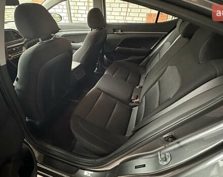 Серый Хендай Элантра, объемом двигателя 2 л и пробегом 35 тыс. км за 13300 $, фото 8 на Automoto.ua