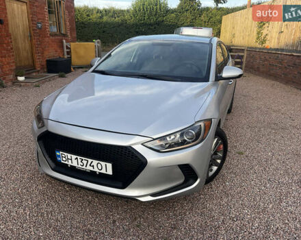 Сірий Хендай Елантра, об'ємом двигуна 2 л та пробігом 101 тис. км за 11900 $, фото 4 на Automoto.ua