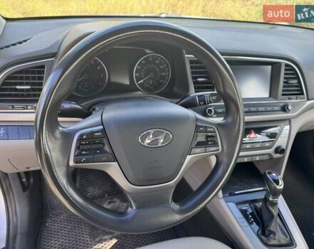 Серый Хендай Элантра, объемом двигателя 2 л и пробегом 157 тыс. км за 12500 $, фото 12 на Automoto.ua