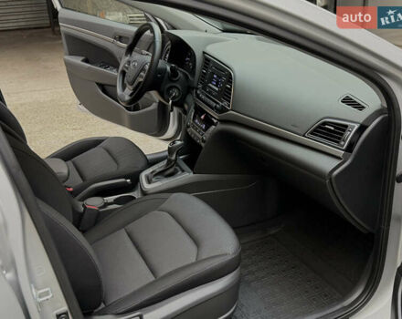 Серый Хендай Элантра, объемом двигателя 1.6 л и пробегом 47 тыс. км за 15800 $, фото 34 на Automoto.ua