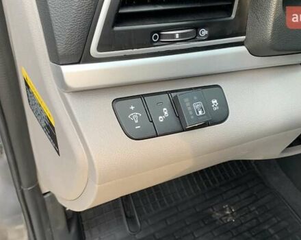 Сірий Хендай Елантра, об'ємом двигуна 2 л та пробігом 165 тис. км за 10700 $, фото 12 на Automoto.ua