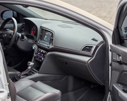 Серый Хендай Элантра, объемом двигателя 1.6 л и пробегом 145 тыс. км за 12500 $, фото 14 на Automoto.ua