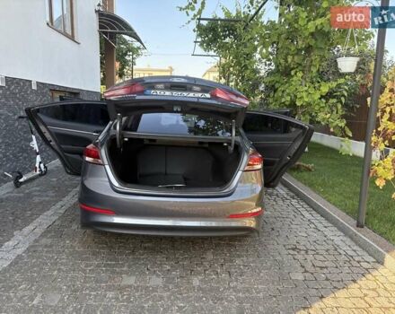 Серый Хендай Элантра, объемом двигателя 1.59 л и пробегом 92 тыс. км за 11000 $, фото 12 на Automoto.ua