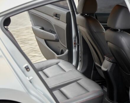 Серый Хендай Элантра, объемом двигателя 1.6 л и пробегом 145 тыс. км за 12500 $, фото 11 на Automoto.ua