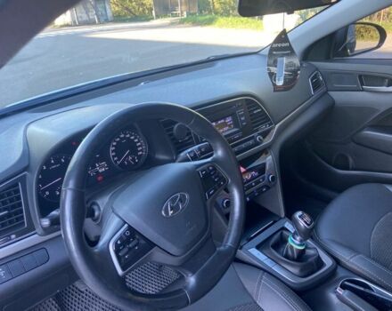 Серый Хендай Элантра, объемом двигателя 1.6 л и пробегом 93 тыс. км за 11900 $, фото 4 на Automoto.ua