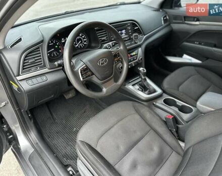 Серый Хендай Элантра, объемом двигателя 2 л и пробегом 175 тыс. км за 11200 $, фото 8 на Automoto.ua