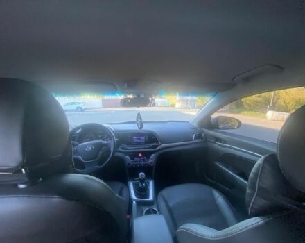 Серый Хендай Элантра, объемом двигателя 1.6 л и пробегом 93 тыс. км за 11900 $, фото 3 на Automoto.ua