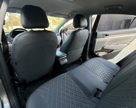 Сірий Хендай Елантра, об'ємом двигуна 2 л та пробігом 160 тис. км за 12800 $, фото 12 на Automoto.ua