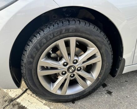 Хендай Элантра 2018 в Борисполе на Automoto.ua Серый Хендай Элантра, объемом двигателя 1.6 л и пробегом 135 тыс. км за 13500 $, фото 4 на Automoto.ua