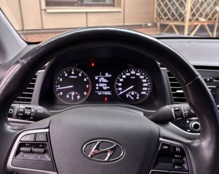 Сірий Хендай Елантра, об'ємом двигуна 1.6 л та пробігом 111 тис. км за 11900 $, фото 9 на Automoto.ua