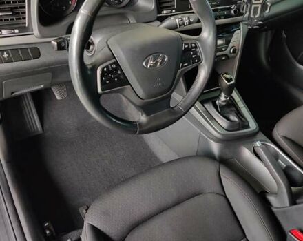 Сірий Хендай Елантра, об'ємом двигуна 1.59 л та пробігом 140 тис. км за 12000 $, фото 16 на Automoto.ua