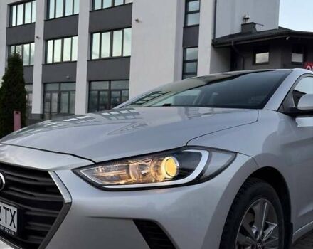 Сірий Хендай Елантра, об'ємом двигуна 1.59 л та пробігом 140 тис. км за 12000 $, фото 7 на Automoto.ua