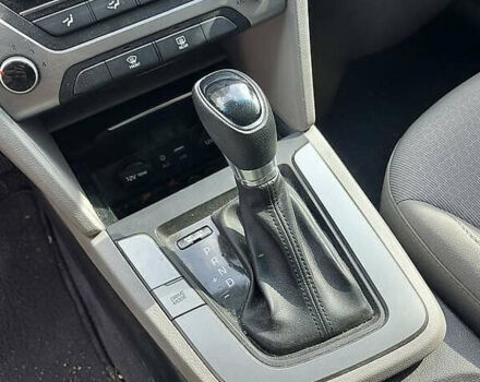 Серый Хендай Элантра, объемом двигателя 2 л и пробегом 156 тыс. км за 12400 $, фото 8 на Automoto.ua