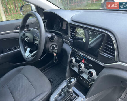 Серый Хендай Элантра, объемом двигателя 2 л и пробегом 97 тыс. км за 12500 $, фото 21 на Automoto.ua
