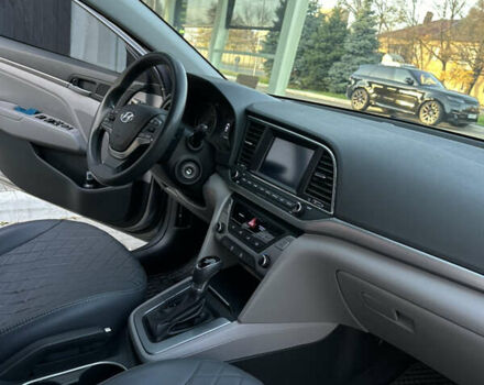 Сірий Хендай Елантра, об'ємом двигуна 2 л та пробігом 160 тис. км за 12800 $, фото 13 на Automoto.ua