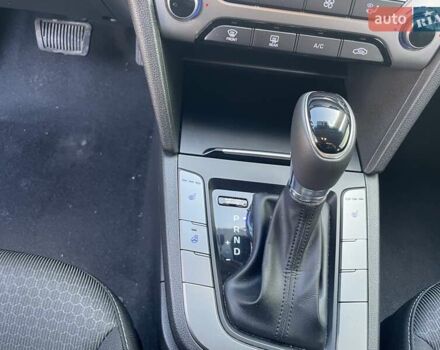 Сірий Хендай Елантра, об'ємом двигуна 1.6 л та пробігом 127 тис. км за 14400 $, фото 15 на Automoto.ua