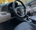 Сірий Хендай Елантра, об'ємом двигуна 2 л та пробігом 160 тис. км за 12800 $, фото 4 на Automoto.ua