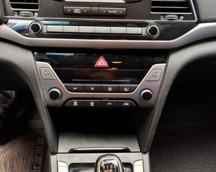 Сірий Хендай Елантра, об'ємом двигуна 1.6 л та пробігом 111 тис. км за 11900 $, фото 6 на Automoto.ua