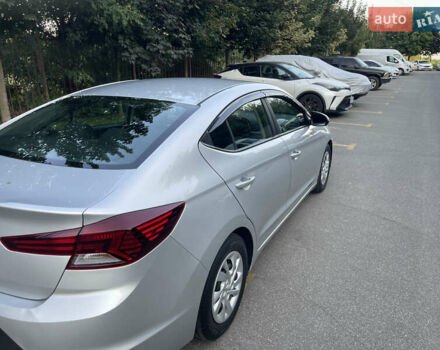 Серый Хендай Элантра, объемом двигателя 2 л и пробегом 97 тыс. км за 12500 $, фото 2 на Automoto.ua