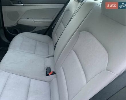Серый Хендай Элантра, объемом двигателя 2 л и пробегом 167 тыс. км за 8125 $, фото 5 на Automoto.ua