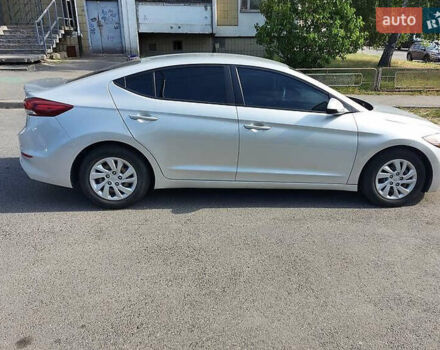 Серый Хендай Элантра, объемом двигателя 2 л и пробегом 156 тыс. км за 12400 $, фото 3 на Automoto.ua