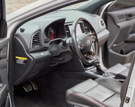 Серый Хендай Элантра, объемом двигателя 1.6 л и пробегом 145 тыс. км за 12500 $, фото 13 на Automoto.ua