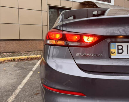 Серый Хендай Элантра, объемом двигателя 1.6 л и пробегом 111 тыс. км за 11900 $, фото 2 на Automoto.ua