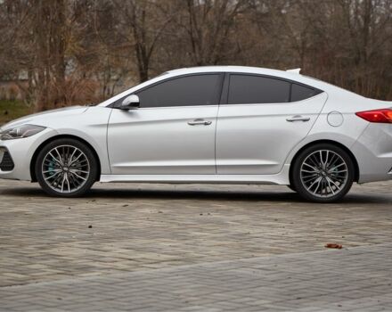 Серый Хендай Элантра, объемом двигателя 1.6 л и пробегом 145 тыс. км за 12500 $, фото 6 на Automoto.ua