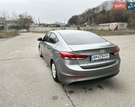 Серый Хендай Элантра, объемом двигателя 2 л и пробегом 175 тыс. км за 11200 $, фото 3 на Automoto.ua