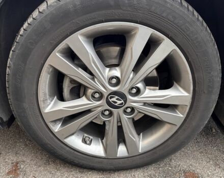 Сірий Хендай Елантра, об'ємом двигуна 1.6 л та пробігом 111 тис. км за 11900 $, фото 13 на Automoto.ua