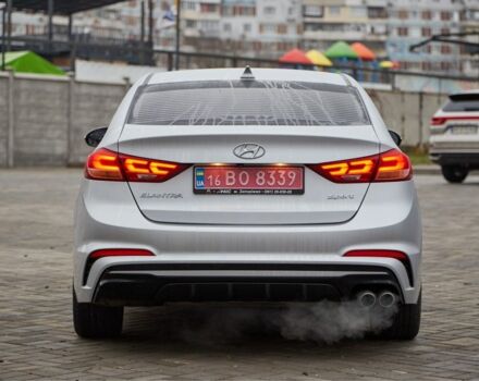 Серый Хендай Элантра, объемом двигателя 1.6 л и пробегом 145 тыс. км за 12500 $, фото 4 на Automoto.ua