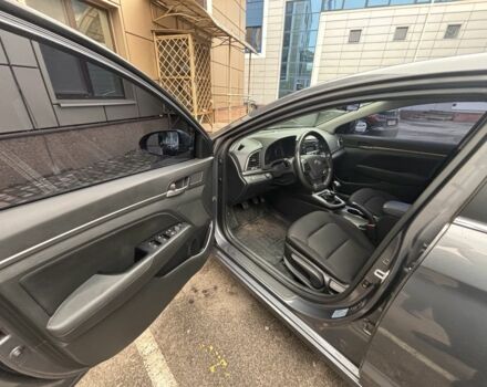 Сірий Хендай Елантра, об'ємом двигуна 1.6 л та пробігом 111 тис. км за 11900 $, фото 5 на Automoto.ua